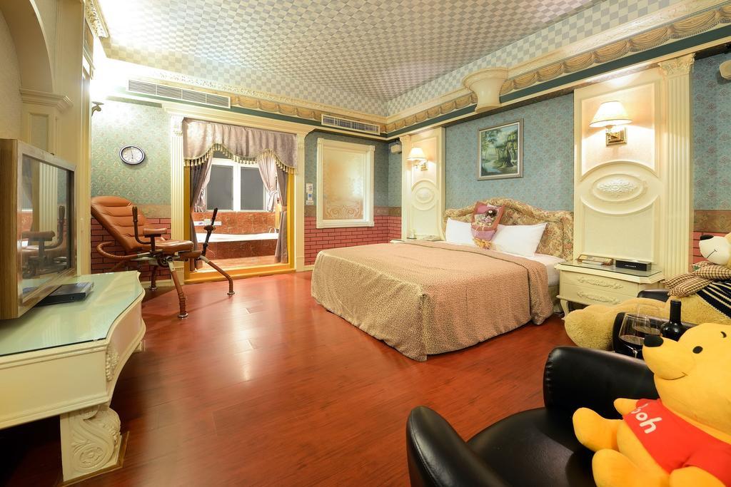 Holland Village Motel Tainan Extérieur photo