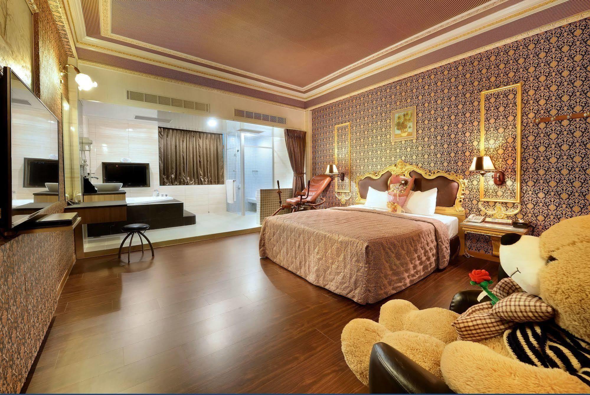 Holland Village Motel Tainan Extérieur photo