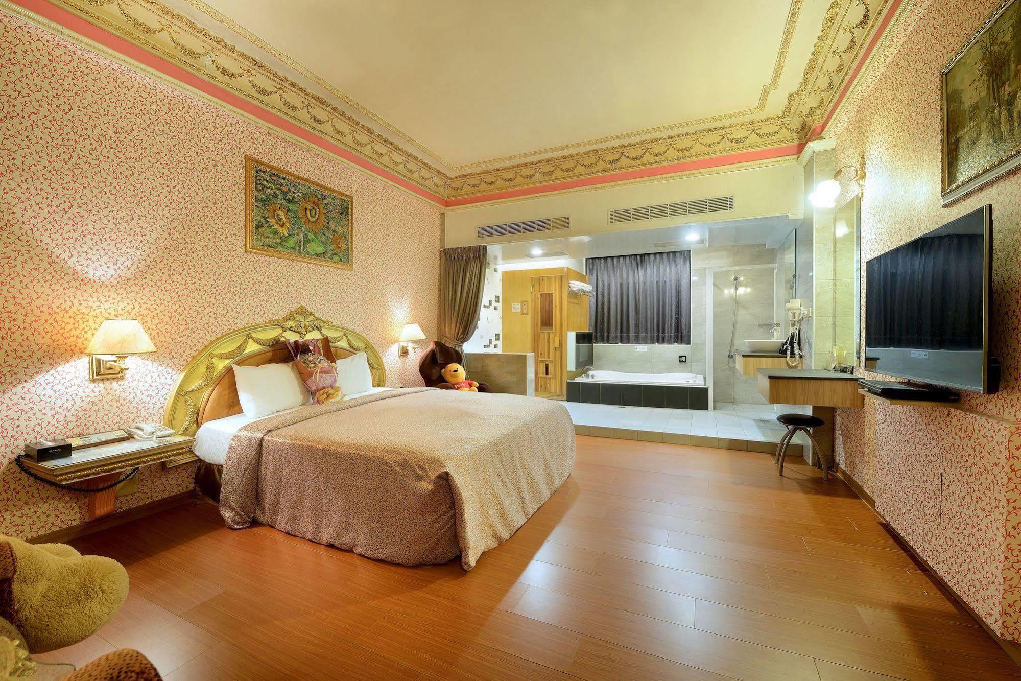 Holland Village Motel Tainan Extérieur photo