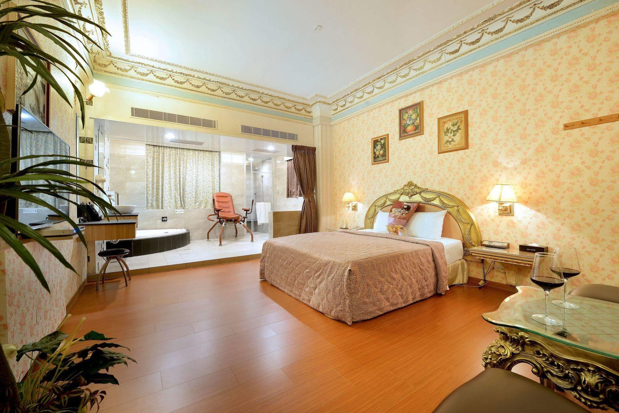 Holland Village Motel Tainan Extérieur photo
