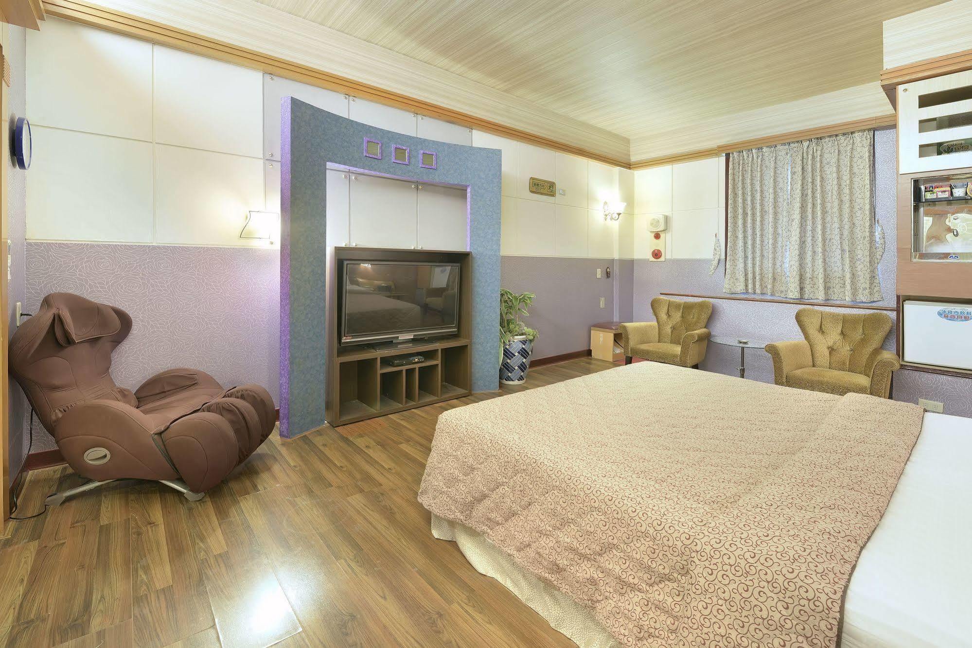 Holland Village Motel Tainan Extérieur photo